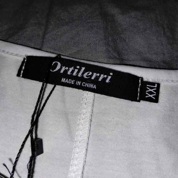 Ortilerri Women's Oversized White Short Sleeve Shirt - Picture 4 of 7